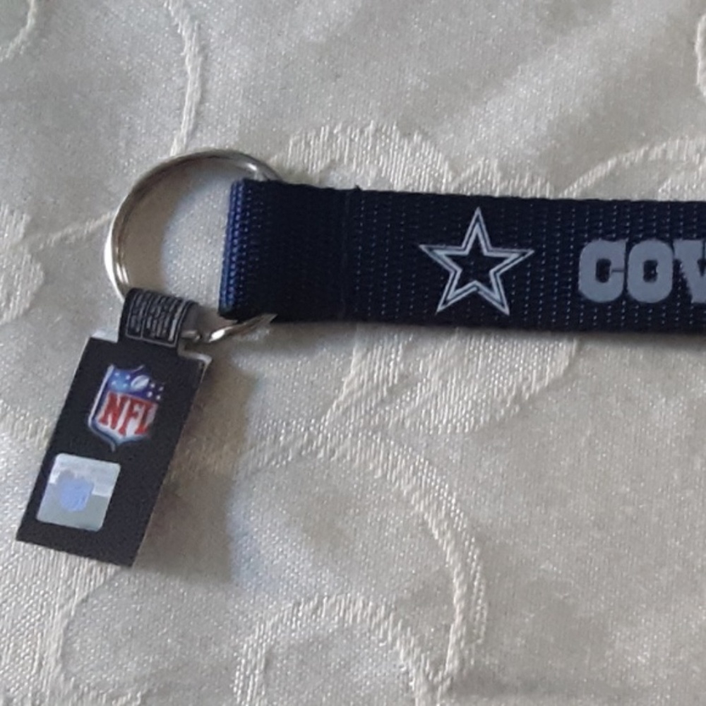 Dallas Cowboys Carabiner Lanyard Car Key Ring NWT - Picture 3 of 8